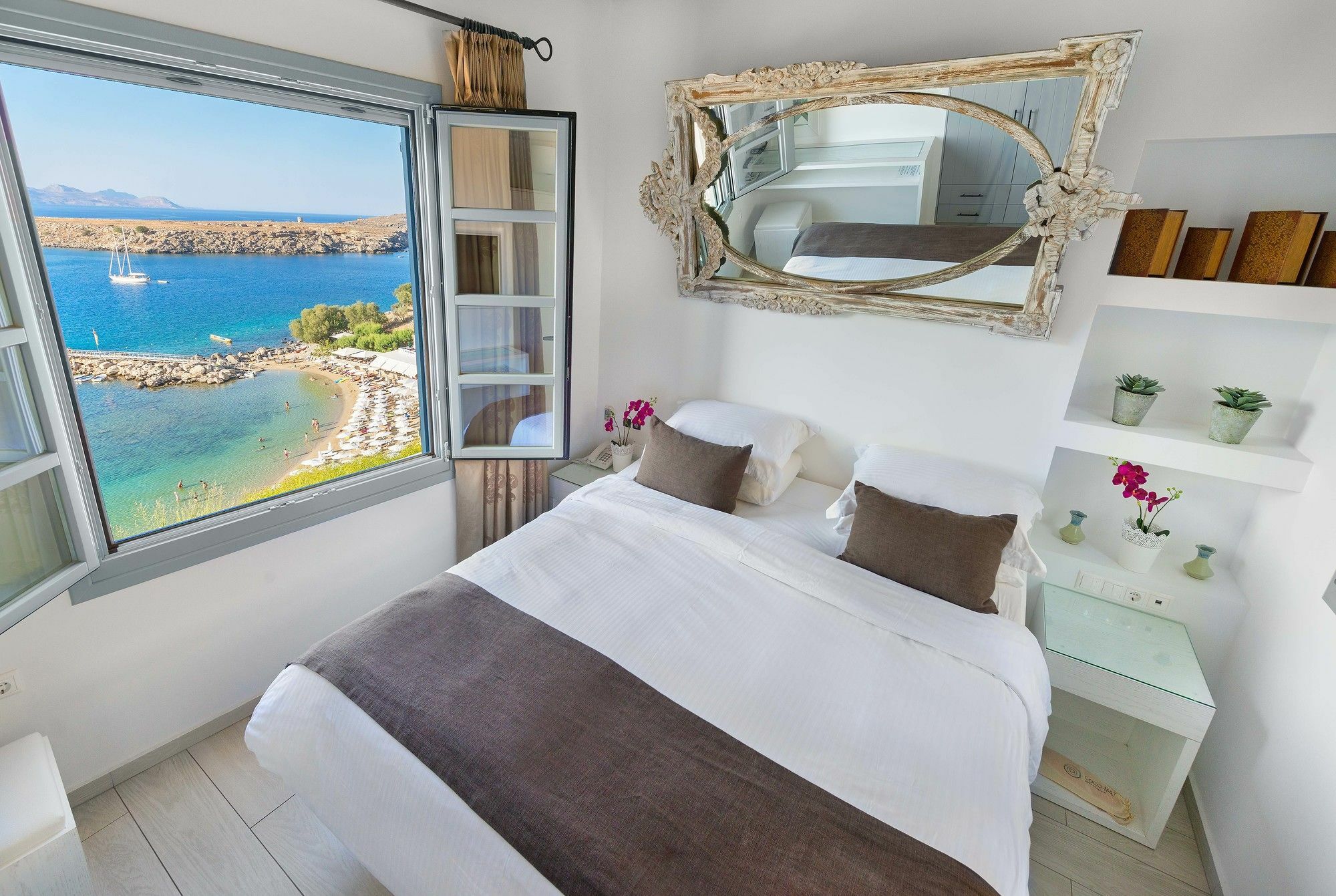 Shore Boutique With Sea View